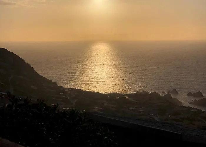 The Belvedere Di Achille * 帕拉迪索海岸